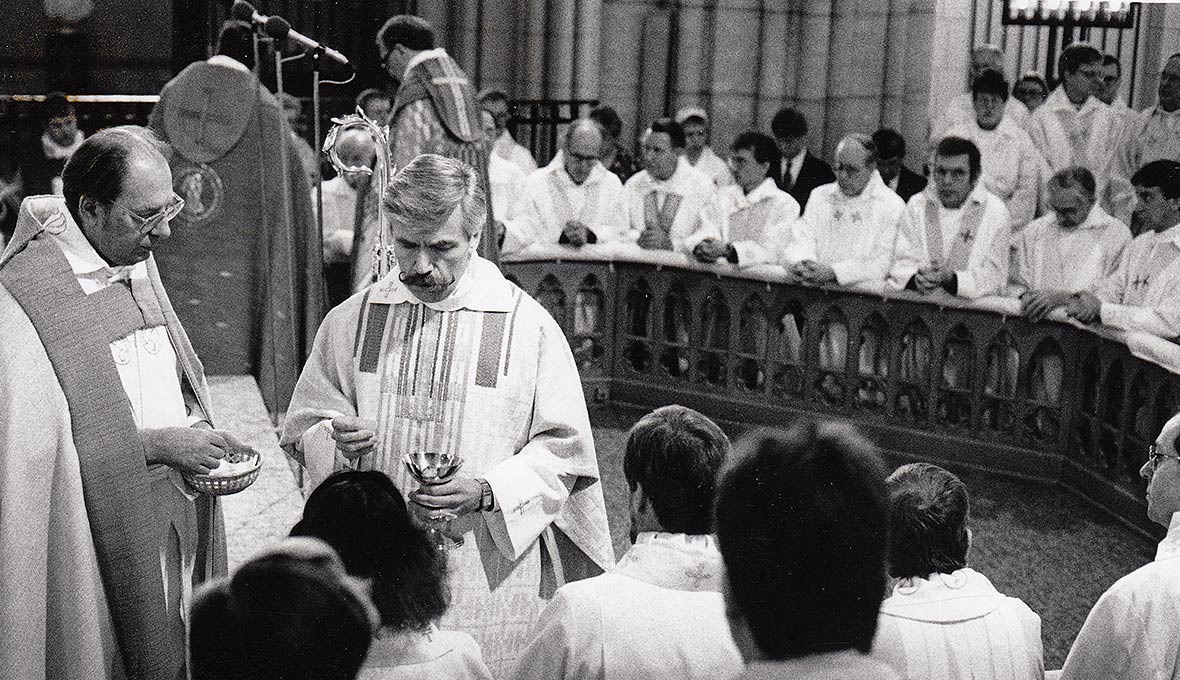 Förnyelsegudstjänsten i Uppsala domkyrka i december 1990.